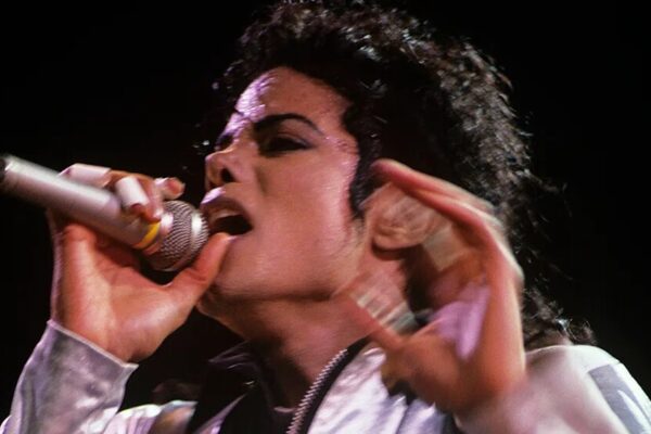 La polémica biopic de Michael Jackson, rodeada de controversia y retrasos