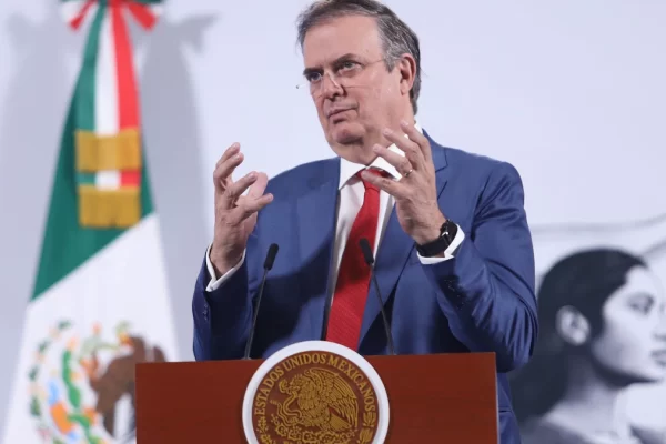 Ebrard advierte a Trump que México planea abrir un panel por impuestos en remesas: ‘Viola el T-MEC’